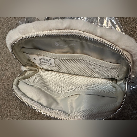 Lululemon Everywhere Belt Bag Plush Fleece Bone ( White)/ Silver 7.5” x 5” - Picture 14 of 16